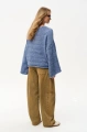 Sweter damski, luźny fason z fantazyjnym ażurowo-strukturalnym splotem Hiro Denim