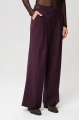 Spodnie garniturowe z zakładką z przodu wide leg Frida Aubergine