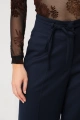 Eleganckie spodnie z karczkiem i wiązaniem Amanda Dark Navy