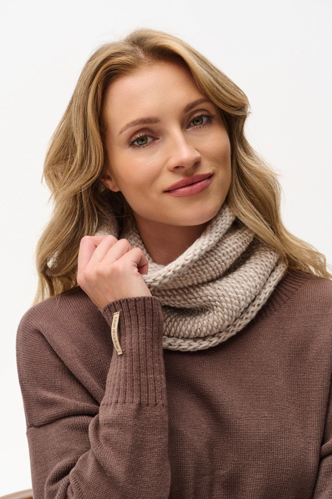 Dzianinowy komin damski z grubym strukturalnym splotem Kazza Light Beige
