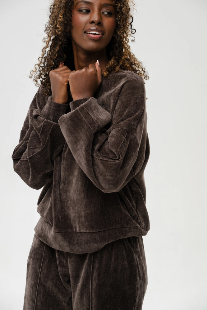 Bluza welurowa z przeszyciami na rękawach Naja Dark Brown