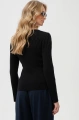 Sweter wiskozowy z ozdobnym splotem i ażurem w dekolcie Xava Black